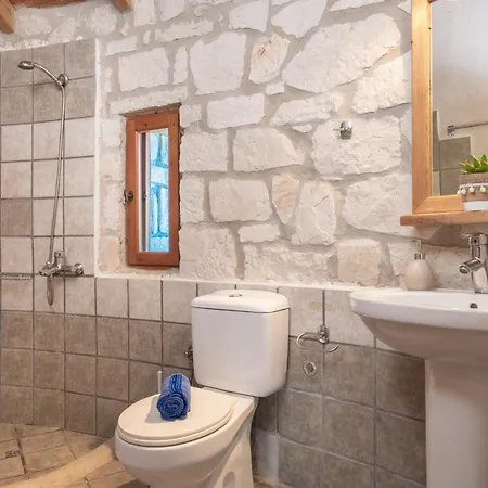 Gerakomylos Stone House Vasilikí