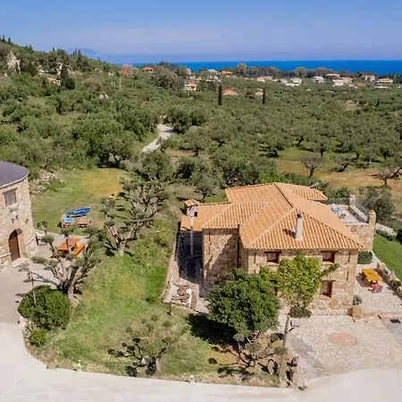 Gerakomylos Stone House *