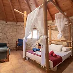 Gerakomylos Stone House * Ανω Βασιλικος