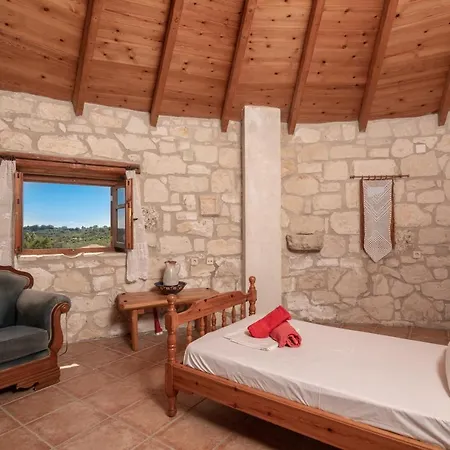 Gerakomylos Stone House بيت للعطل *