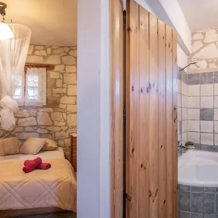 Gerakomylos Stone House * Vasilikí