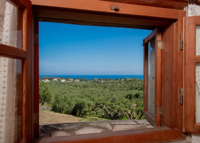 Gerakomylos Stone House