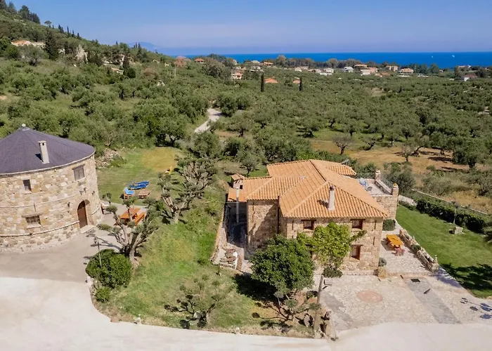 Gerakomylos Stone House *